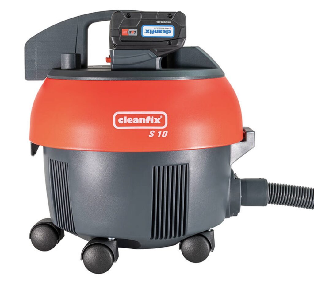 Side view of the S10 CAS vacuum